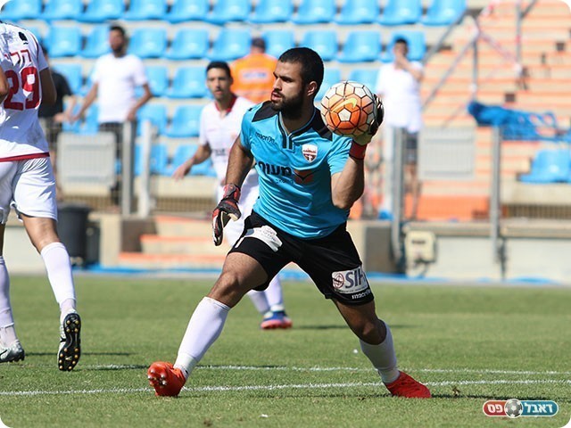 משחק לא טוב שלו. רז רחמים (עודד חסין)